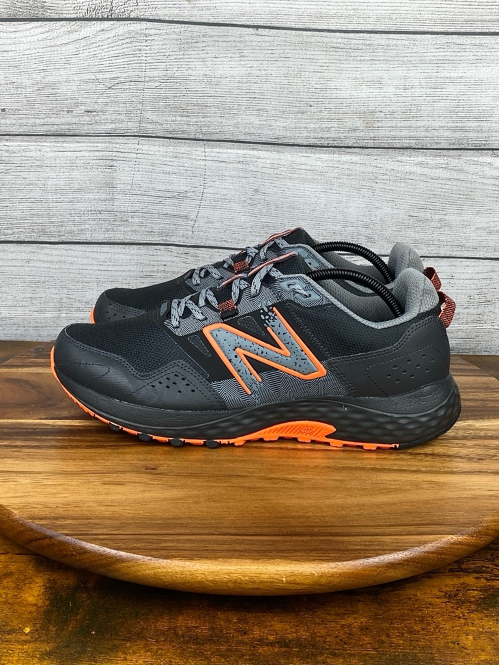 New Balance 410 V8 Black Orange Trail Running Shoes MT410LO8 Men’s Size 11 Wide